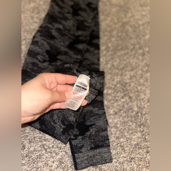 Women’s GYMSHARK Grey Camo Seamless Leggings Size Small - Picture 9 of 12